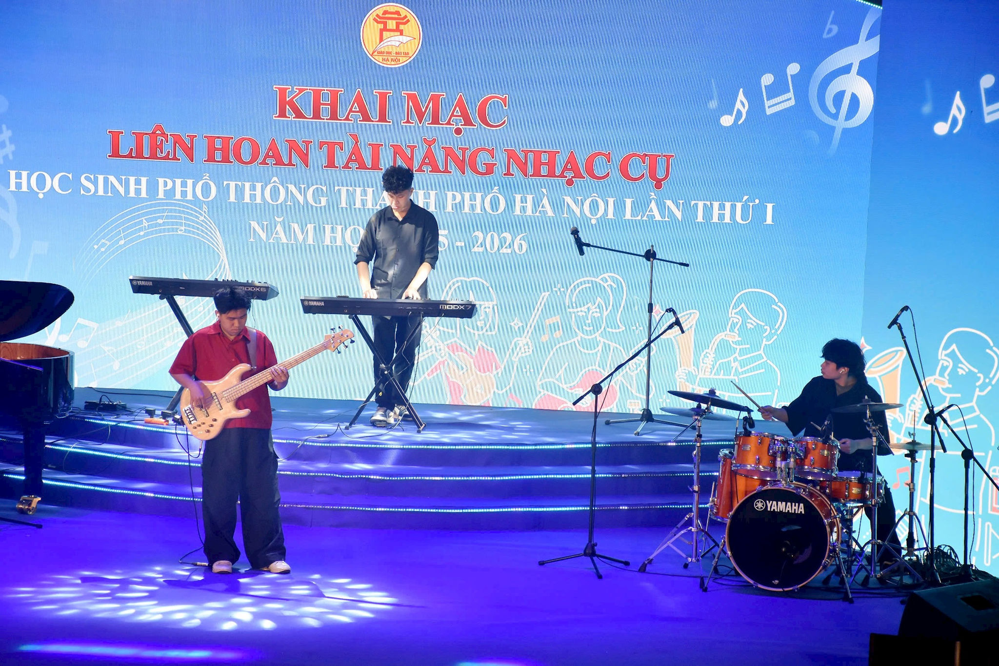 1201-lien-hoan-nhac-cu-5.jpg