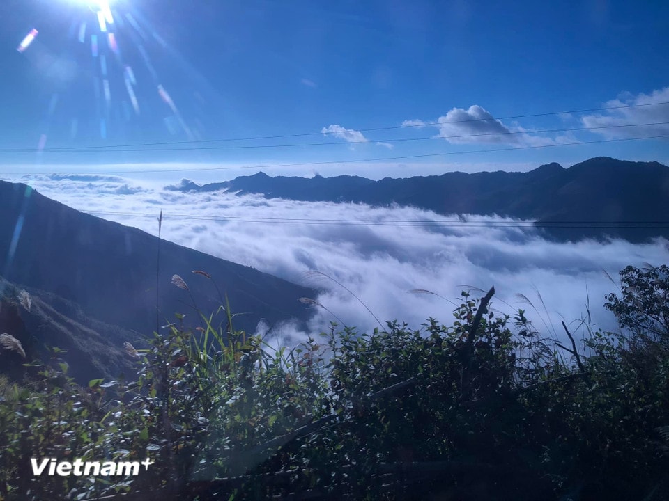 Nằm cách thủ đô Hà Nội khoảng 200km, Tà Xùa (Sơn La) được mệnh danh là một trong những “thiên đường săn mây” đẹp bậc nhất vùng núi phía Bắc. (Ảnh: Hồng Hạnh/Vietnam+)