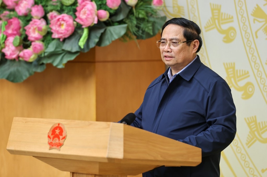 Thủ tướng ghi nhận, biểu dương các bộ, ngành, địa phương, các đơn vị làm tốt và có cách làm sáng tạo, hiệu quả, nhất là những đơn vị vượt chỉ tiêu về nhà ở xã hội - Ảnh: VGP/Nhật Bắc