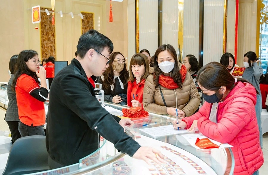 Goldgeschäfte sollten in lizenzierten Goldhandelsgeschäften abgewickelt werden. – doji-image.jpg