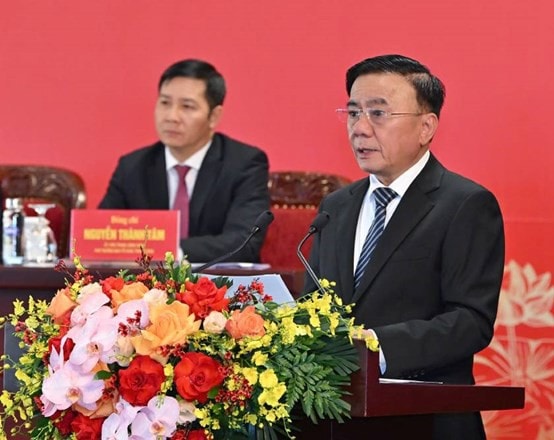 Ủy viên Bộ Chính trị, Thường trực Ban Bí thư Trần Cẩm Tú phát biểu tại lễ khai trương Trung tâm Báo chí Đại hội XIV của Đảng. 