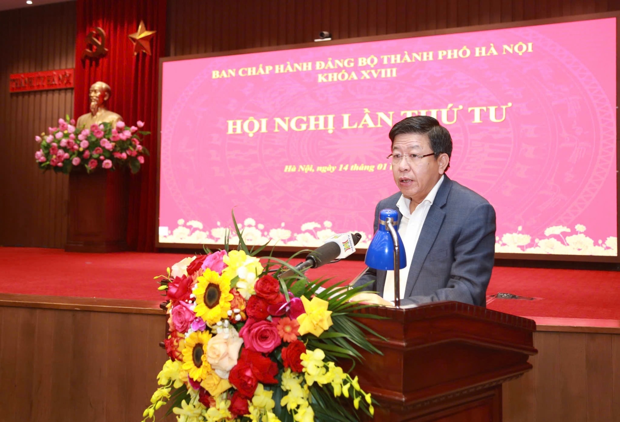 tu-a-tuan-.jpg