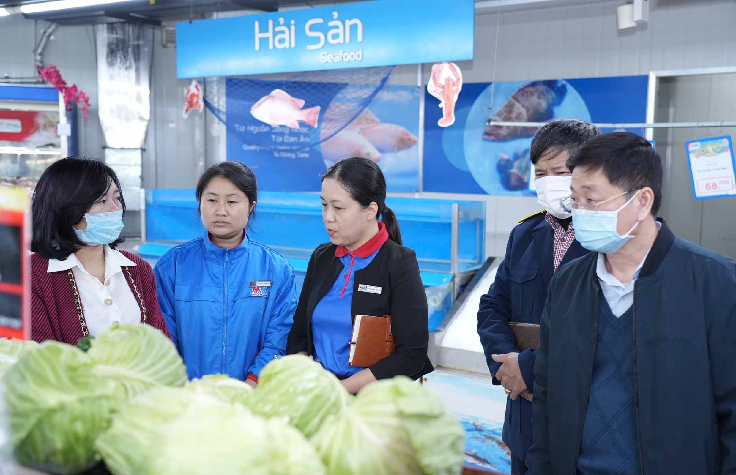 doan-kiem-tra-lien-nganh-thanh-pho-ha-noi-kiem-tra-cong-tac-bao-dam-an-toan-thuc-pham-tai-sieu-thi-mm-mega-market-thanh-xuan-phuong-phuong-liet-ngay-15-1.-anh-phuong-manh.jpg