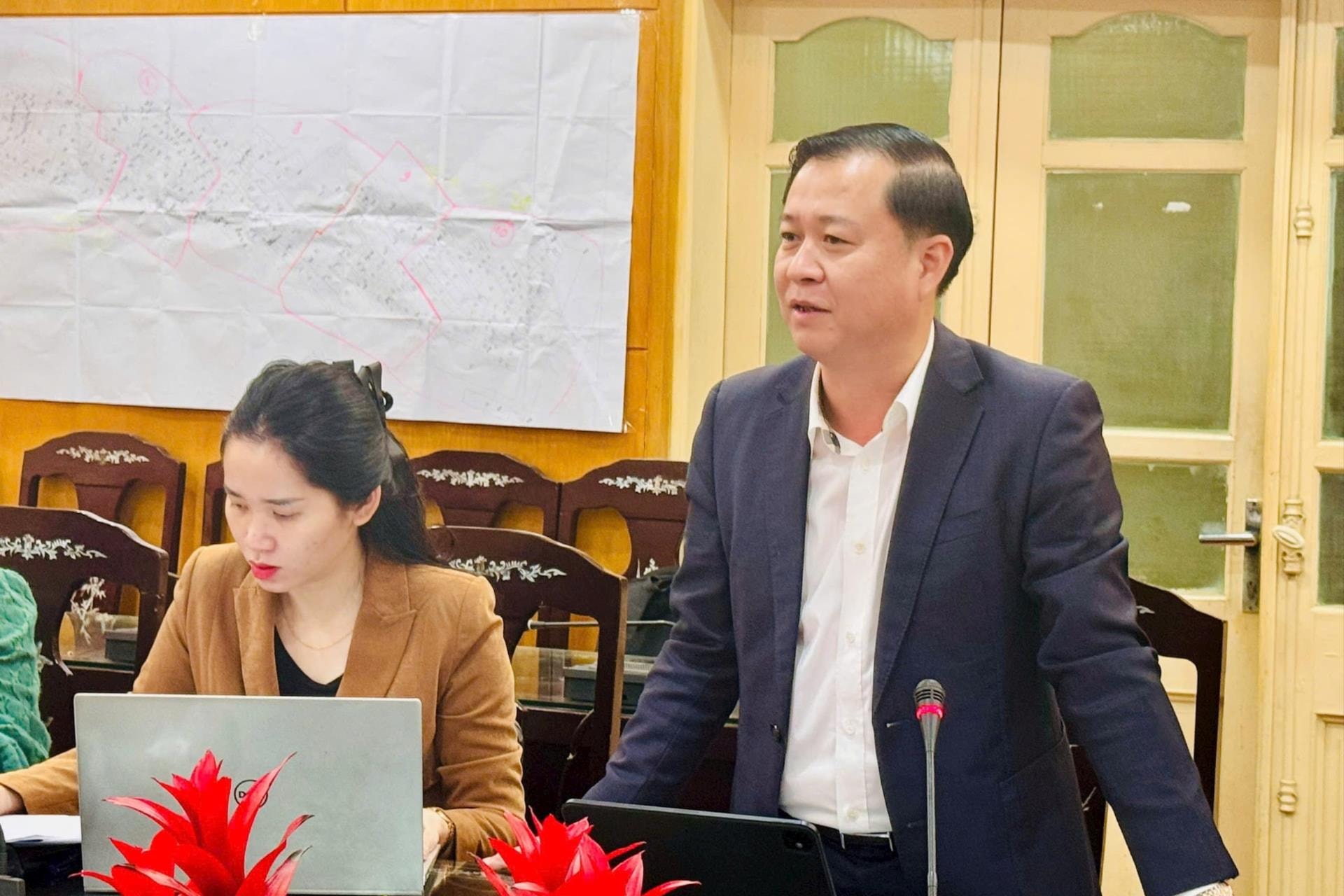thanh-xuan-ong-phong.jpg