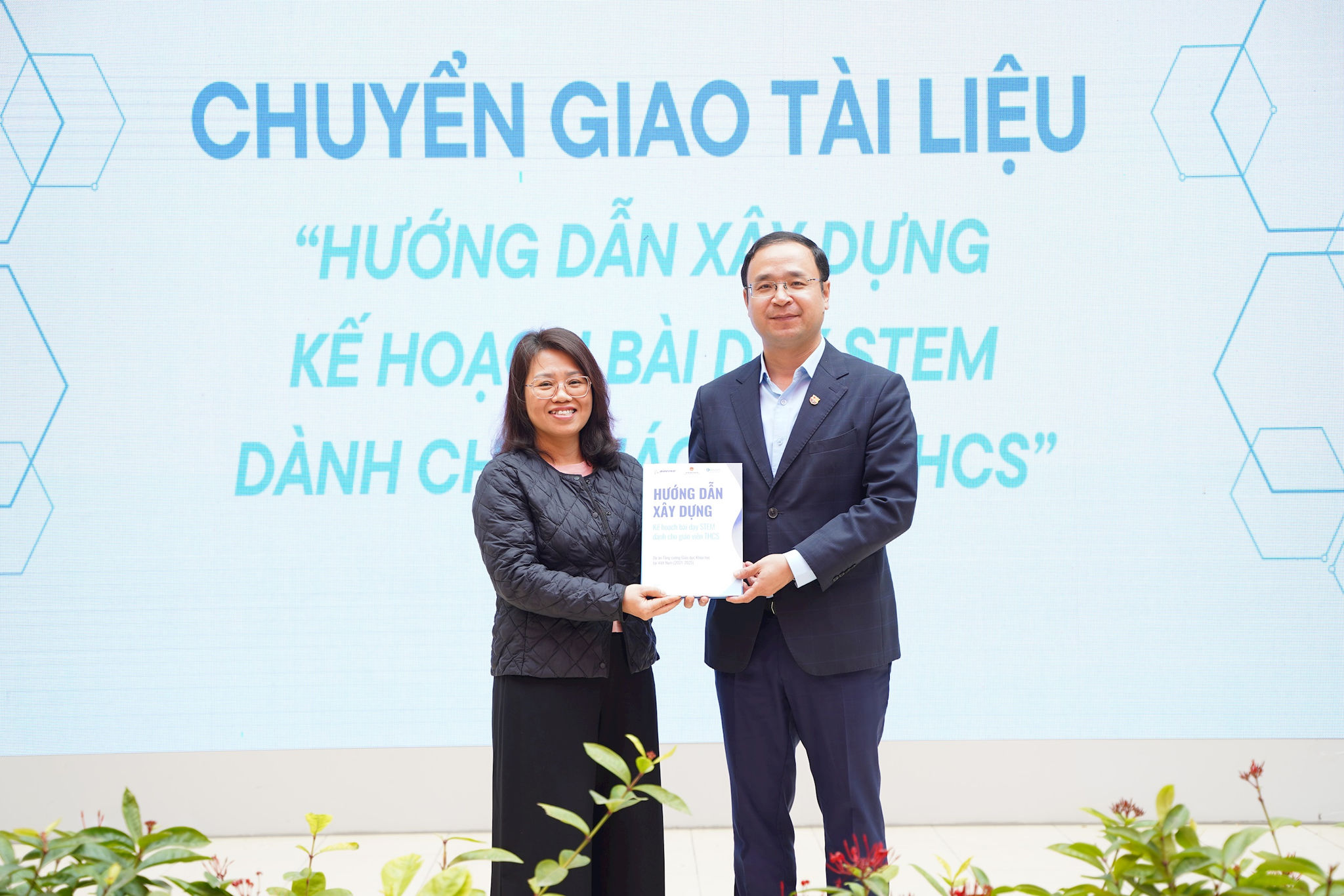 0.-anh-highlight-len-bao.jpg