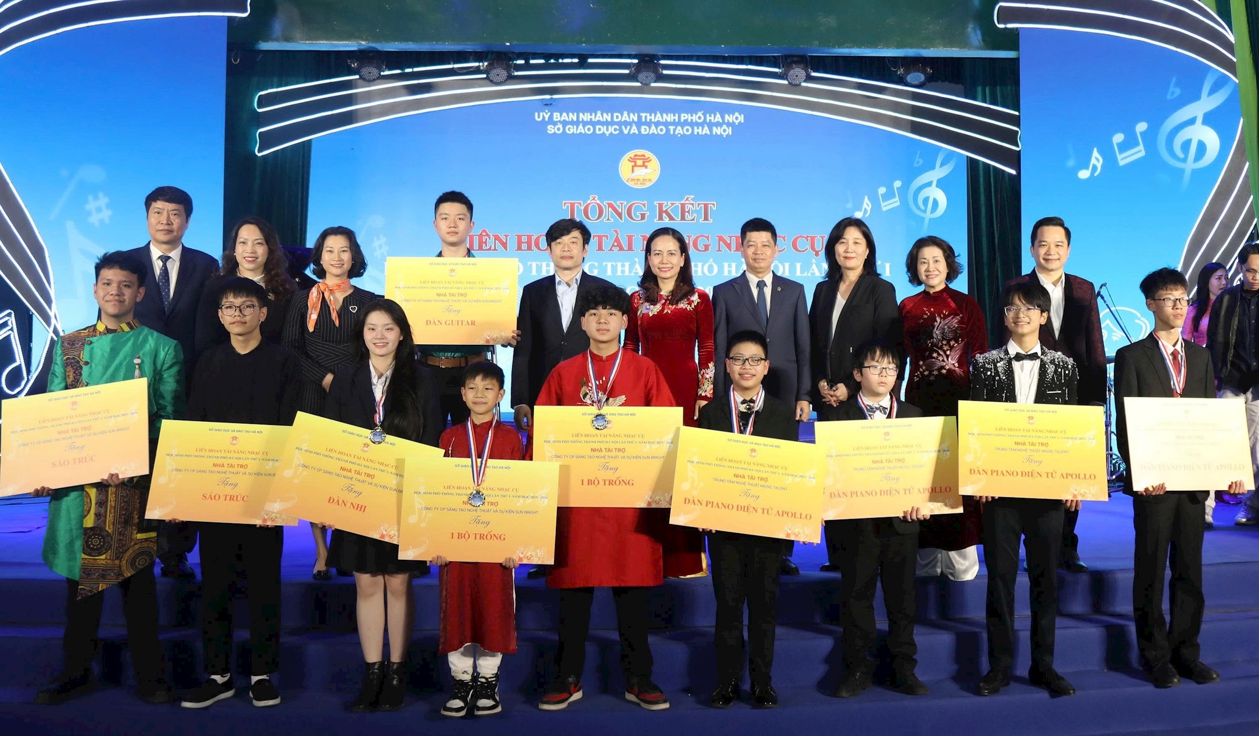 1601-tk-lien-hoan-tai-nang-nhac-cu-1.jpg