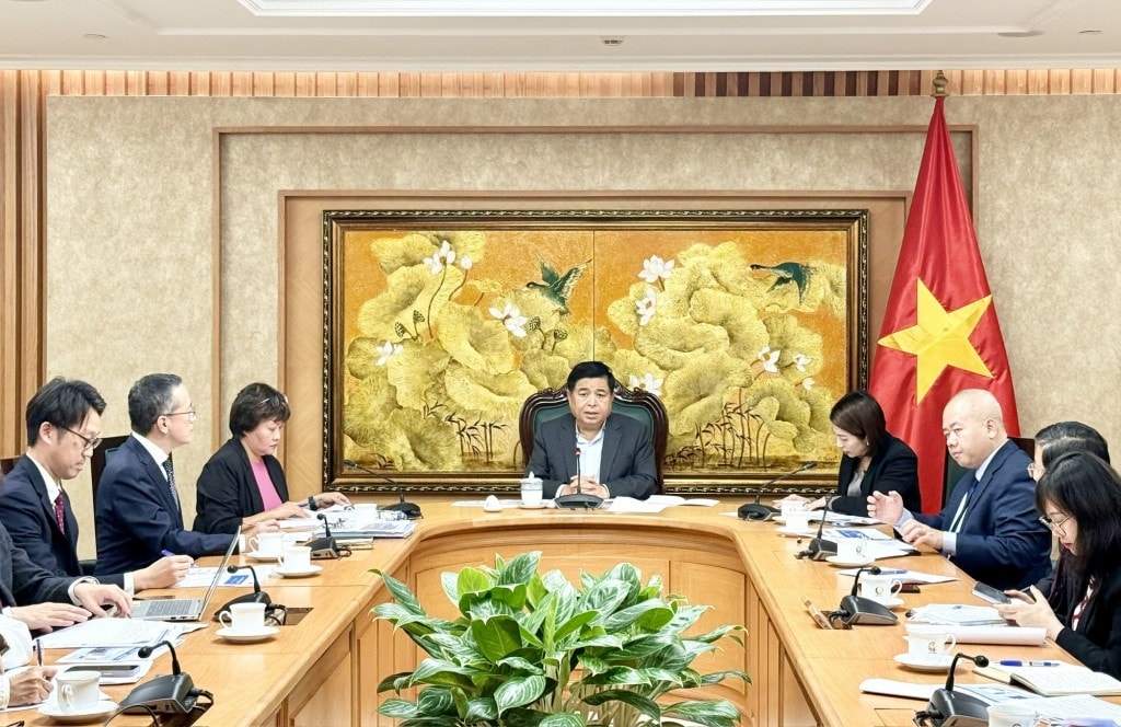 Phó Thủ tướng Nguyễn Chí Dũng tiếp và làm việc với ông OZASA Haruhiko, Trưởng đại diện JETRO tại Hà Nội - Ảnh: VGP/Thu Sa