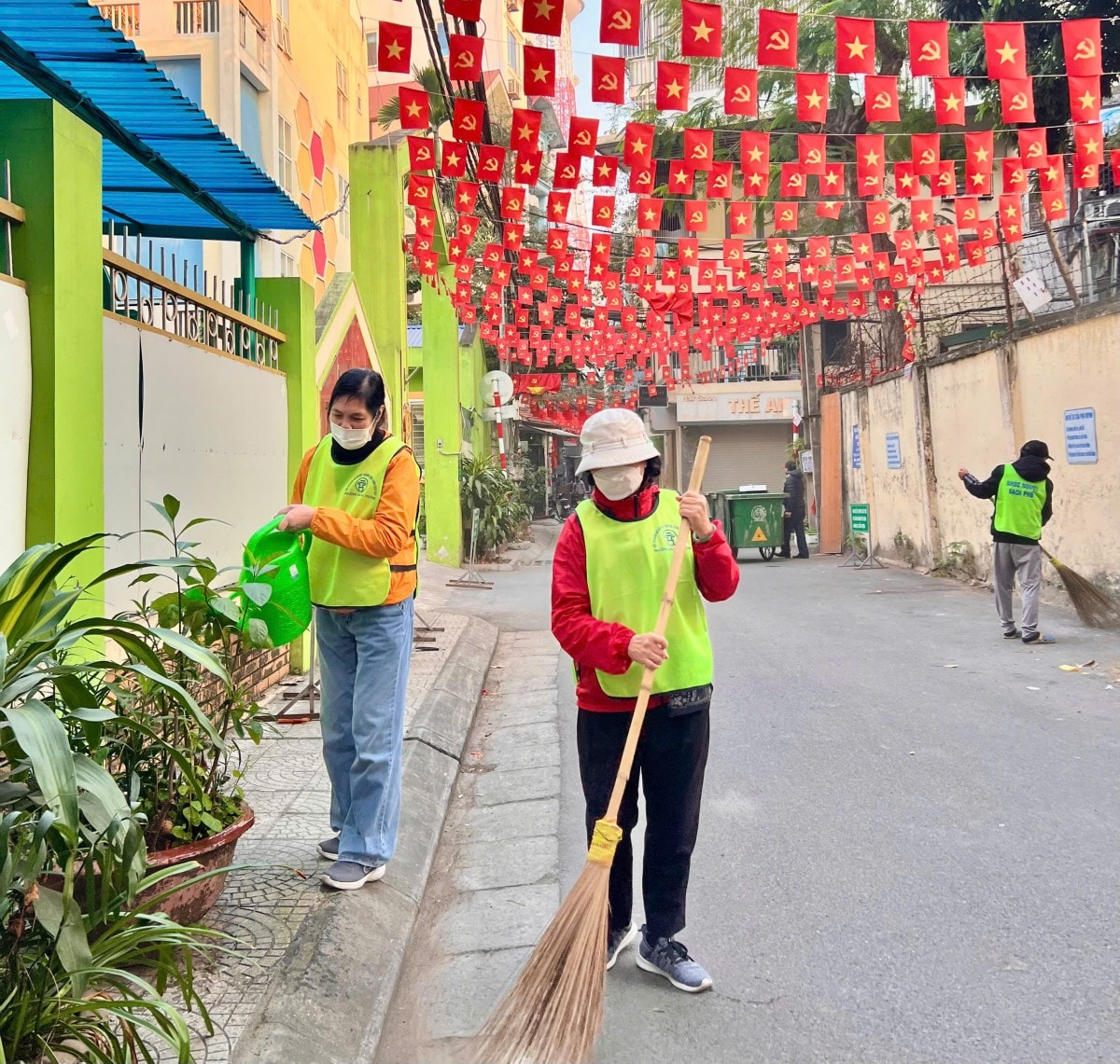 Hà Nội rực rỡ sắc cờ, đồng lòng hướng về Đại hội XIV của Đảng