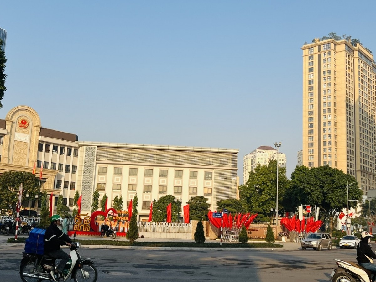 Hà Nội rực rỡ sắc cờ, đồng lòng hướng về Đại hội XIV của Đảng