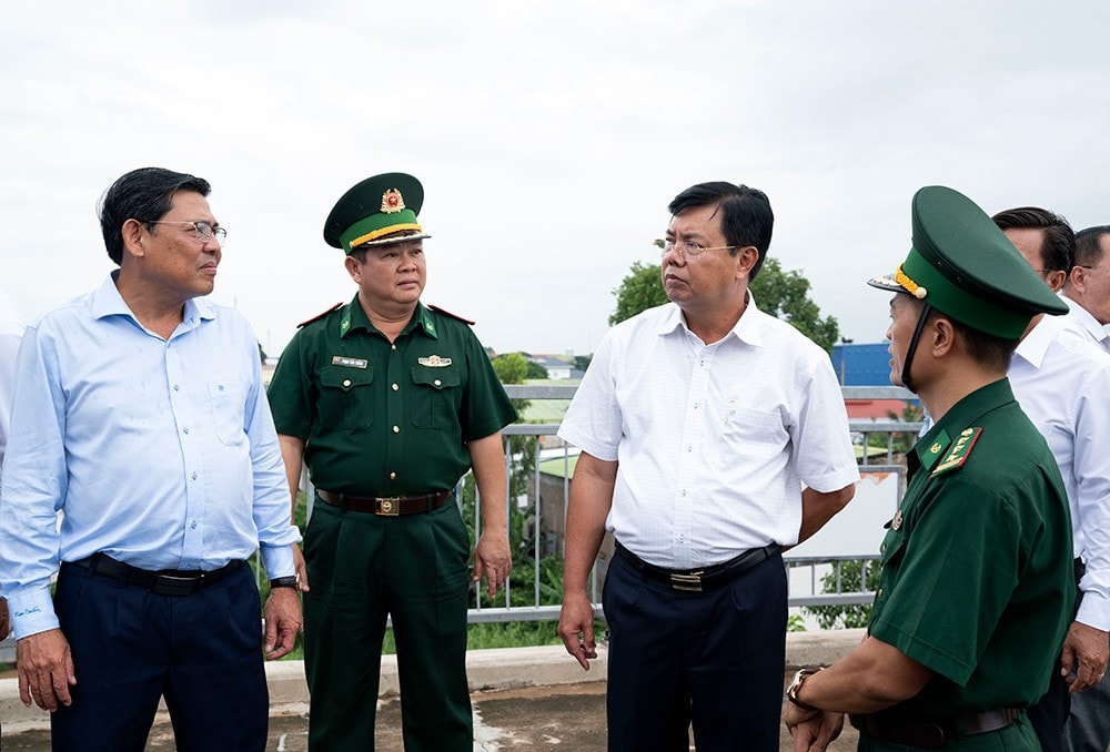 Bí thư Tỉnh ủy An Giang Nguyễn Tiến Hải cùng đoàn công tác kửa khẩu Khánh Bình