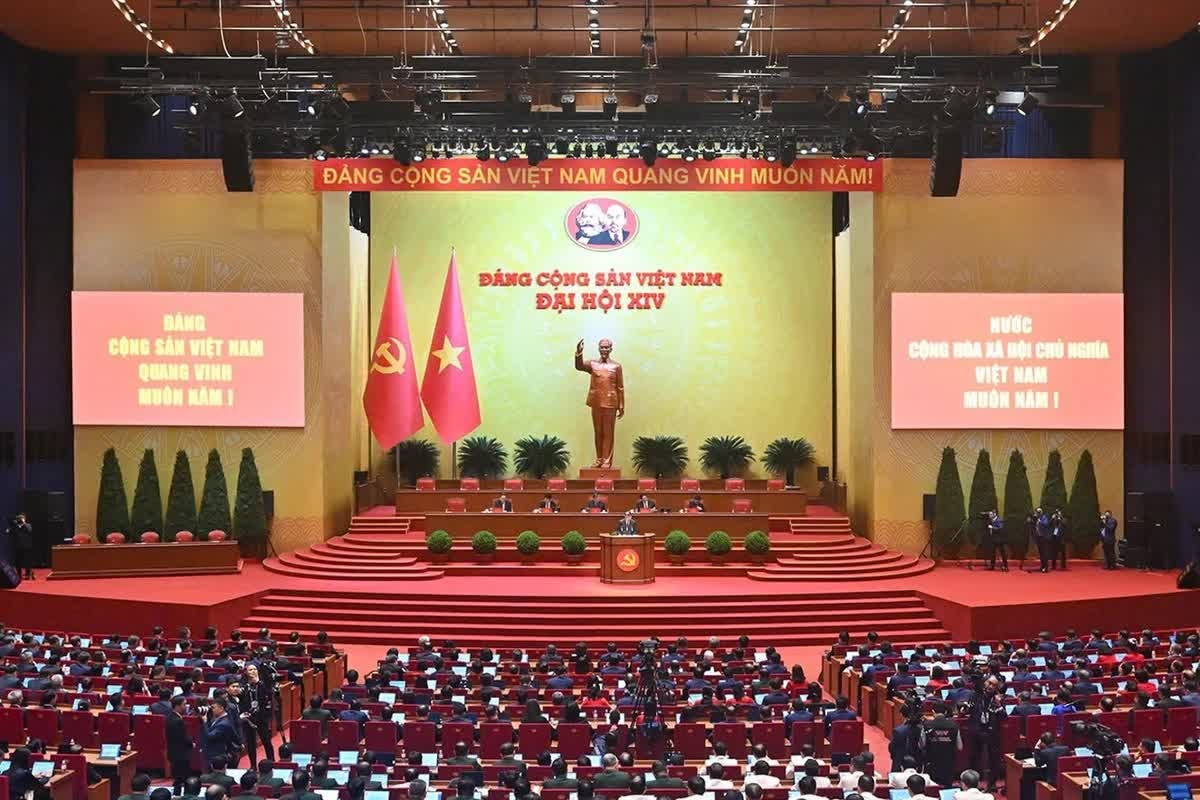 Bầu 16 đồng chí vào Đoàn Chủ tịch Đại hội XIV của Đảng