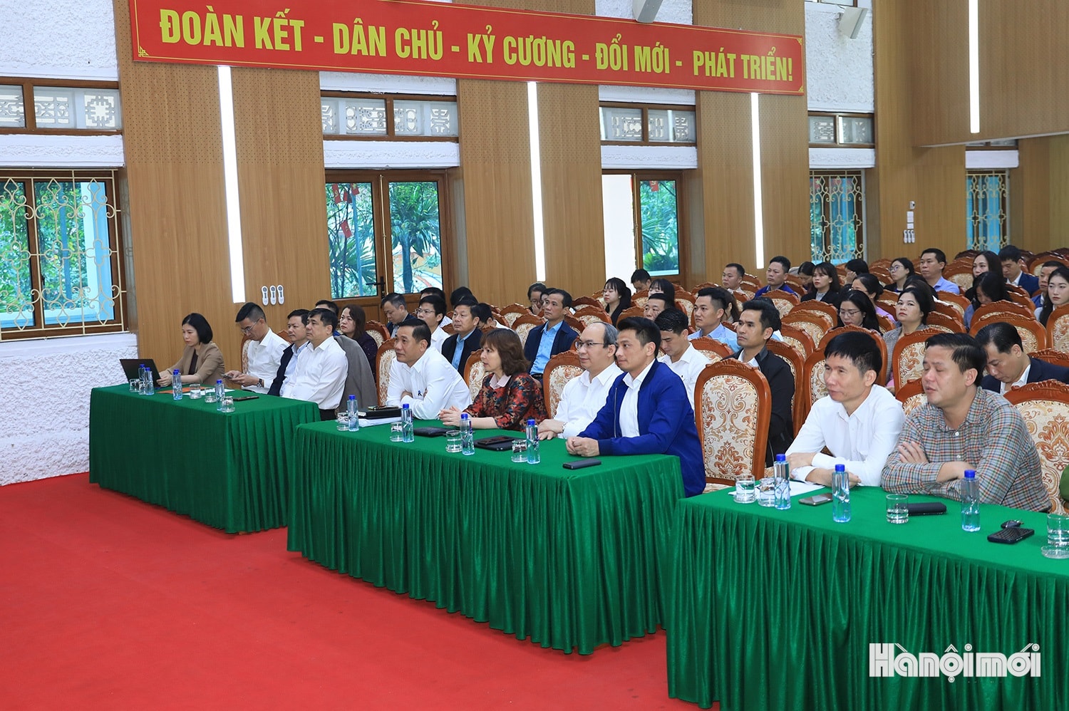 “Với truyền thống đoàn kết, tinh thần trách nhiệm và niềm tin vững chắc vào sự lãnh đạo của Đảng, Đảng bộ, chính quyền và nhân dân xã Thư Lâm tin tưởng Đại hội đại biểu toàn quốc lần thứ XIV của Đảng sẽ thành công tốt đẹp, mở ra chặng đường phát triển mới, đưa đất nước ta ngày càng giàu đẹp, văn minh, nhân dân hạnh phúc”, đồng chí Nguyễn Thị Thanh Tâm chia sẻ thêm.