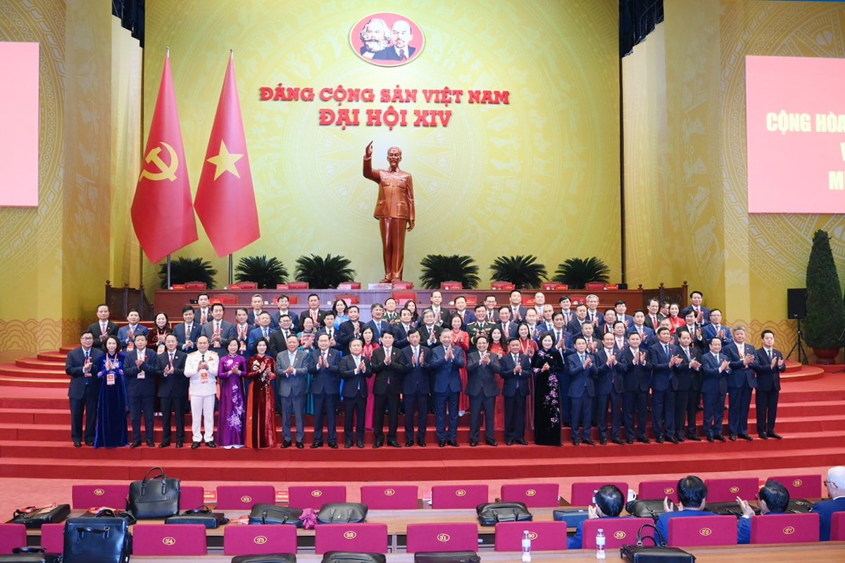 Các đồng chí lãnh đạo Đảng, Nhà nước với Đoàn đại biểu Đảng bộ thành phố Hà Nội tại phiên họp trù bị Đại hội, ngày 19-1-2026. Ảnh: ĐH