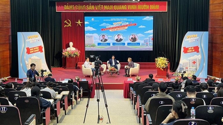 2001-hoi-thao-1.jpg