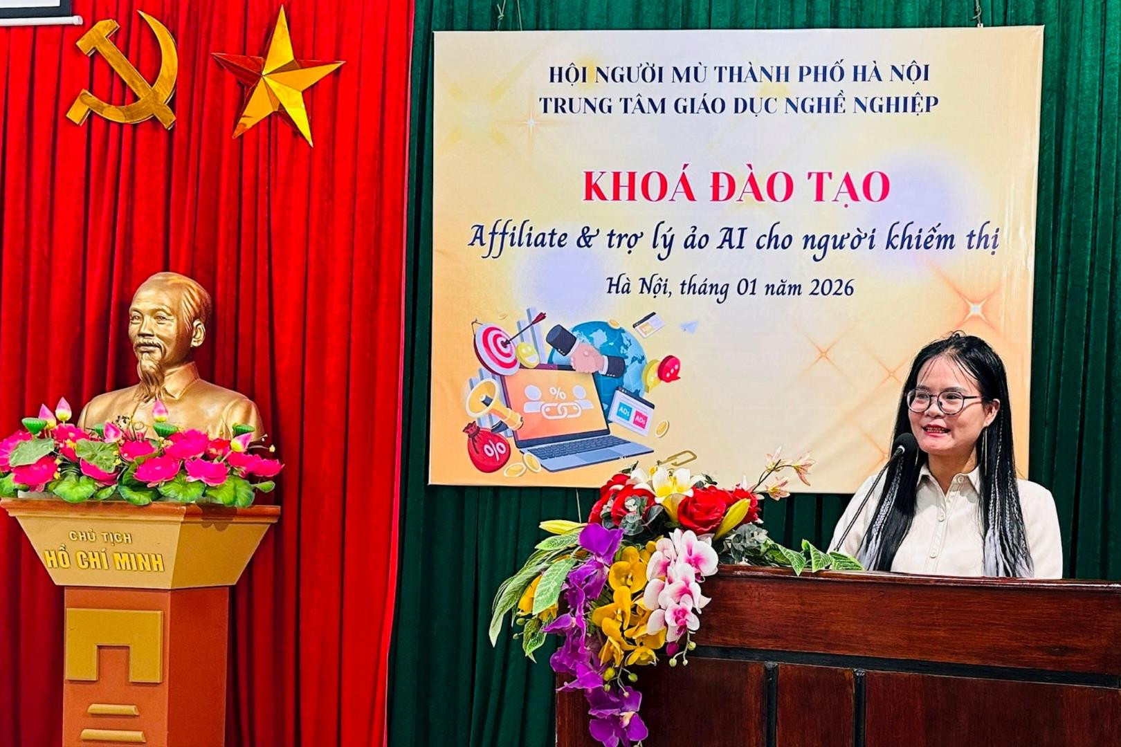 co-huong.jpg