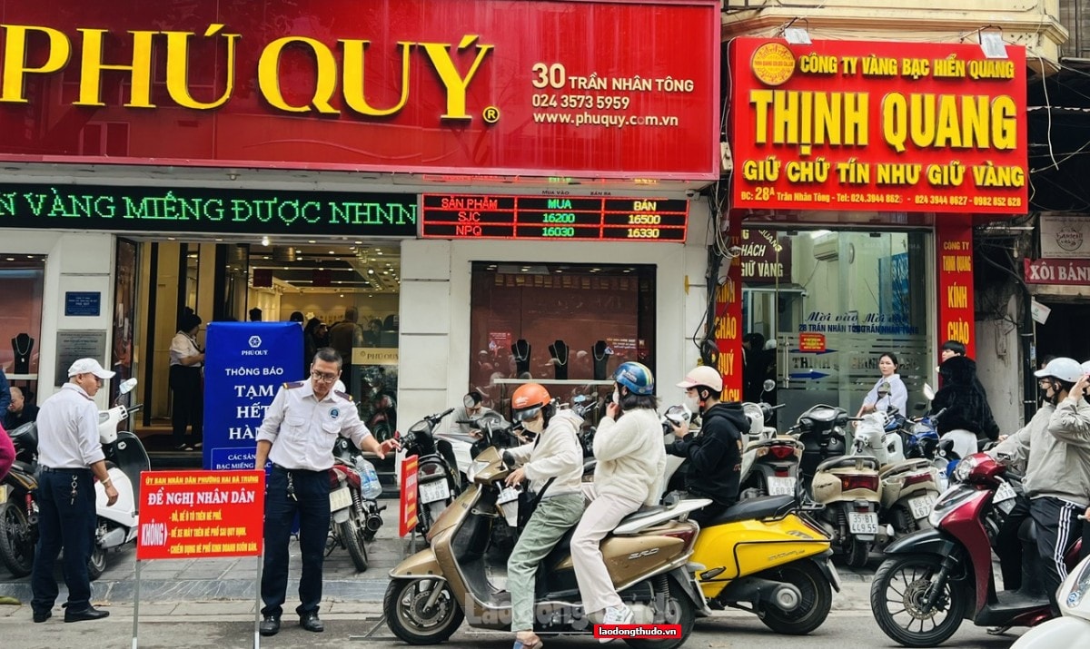 Giá vàng tăng vọt, nhiều nơi “cháy hàng”, cơ quan chức năng cảnh báo rủi ro