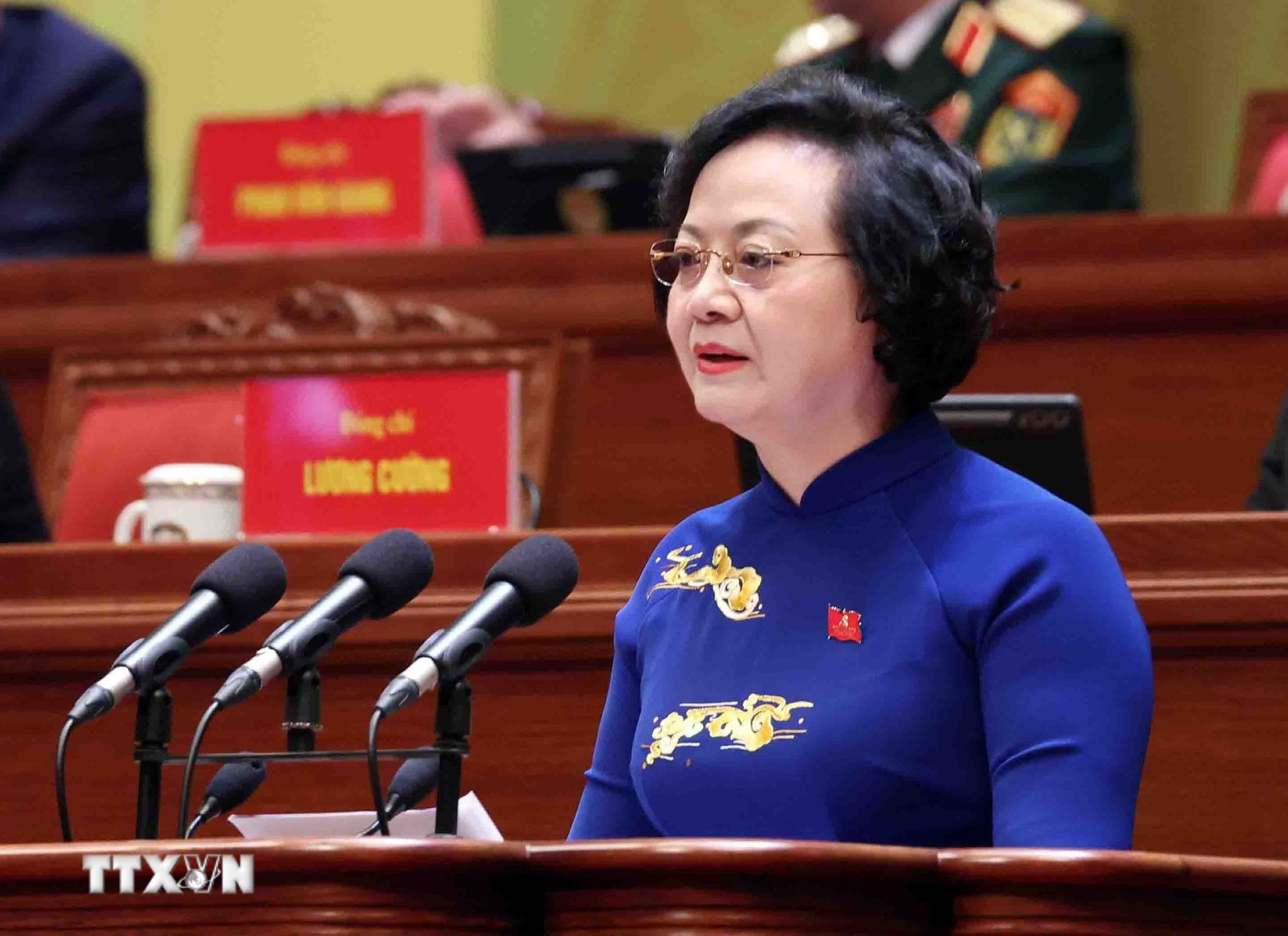ttxvn-dai-hoi-dang-xiv-phien-thao-luan-tai-hoi-truong-ve-cac-van-kien-dai-hoi-17.jpg