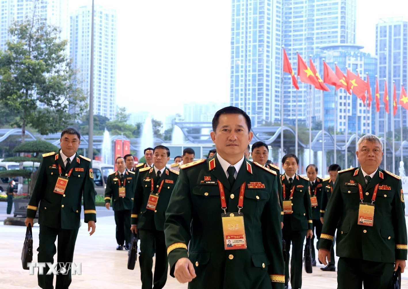 ttxvn-dai-hoi-dang-xiv-phien-thao-luan-tai-hoi-truong-ve-cac-van-kien-dai-hoi-11.jpg
