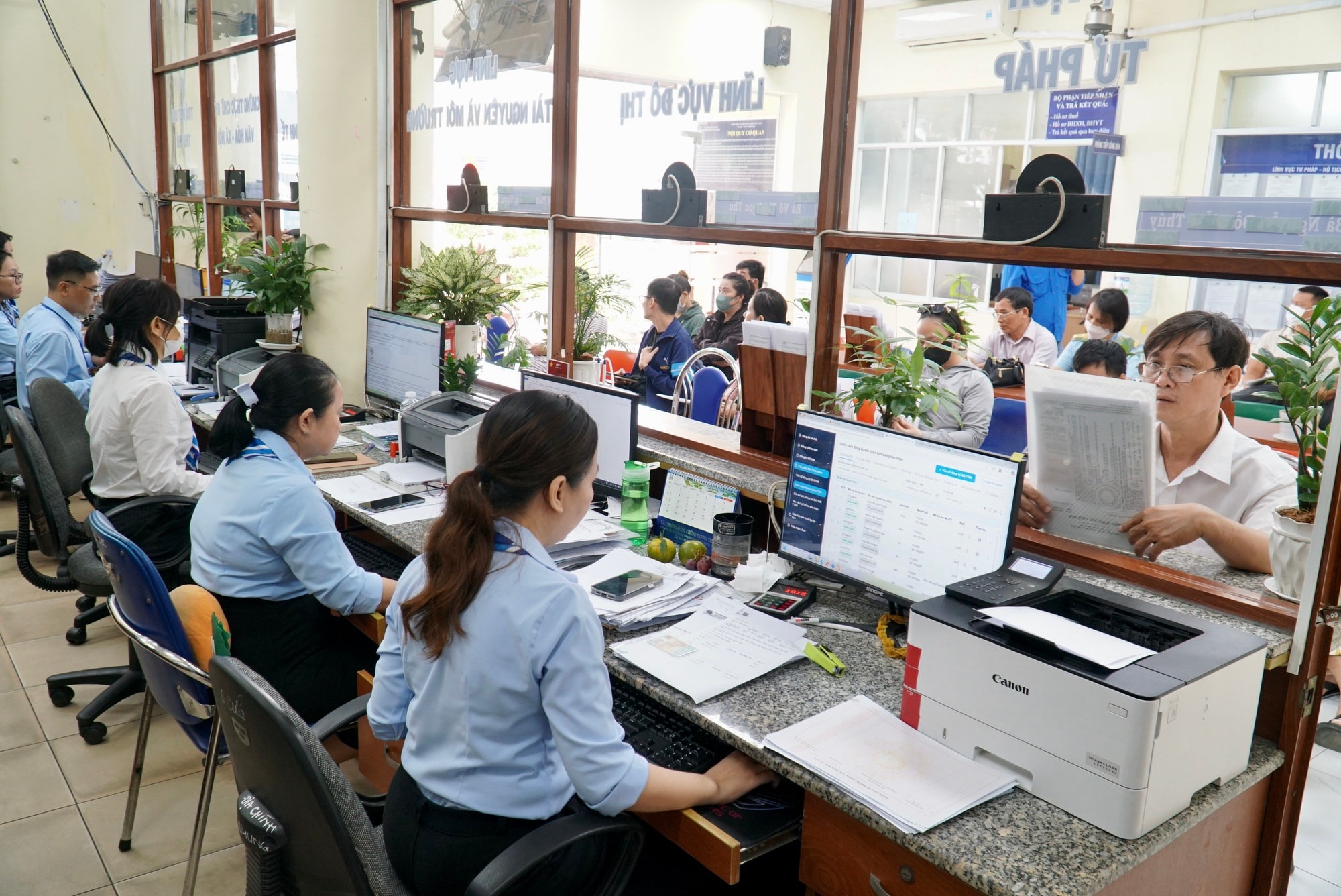 Tiếp tục hoàn thiện, nâng cao hiệu quả vận hành mô hình chính quyền địa phương 2 cấp- Ảnh 1. Tiếp tục hoàn thiện, nâng cao hiệu quả vận hành mô hình chính quyền địa phương 2 cấp- Ảnh 1.