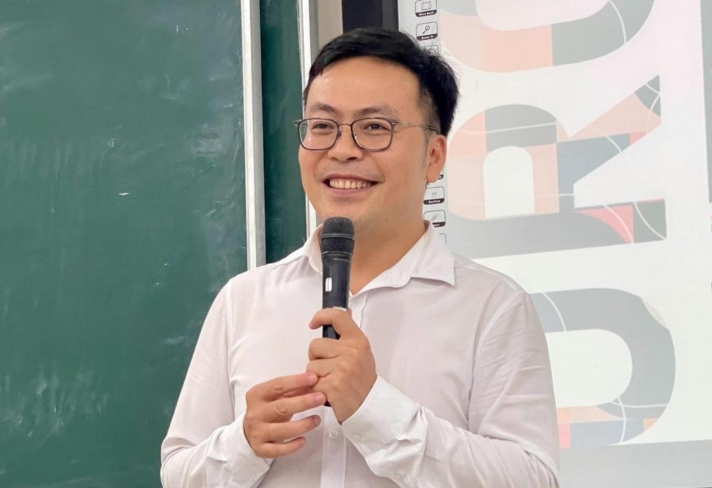 ThS. Nguyễn Văn Khởi - UVBCH Thành đoàn Hà Nội, Bí thư Đoàn trường ĐHGTVT, Giảng viên Bộ môn Kỹ thuật Viễn thông, Khoa Điện - Điện tử, Trường ĐH Giao thông Vận tải