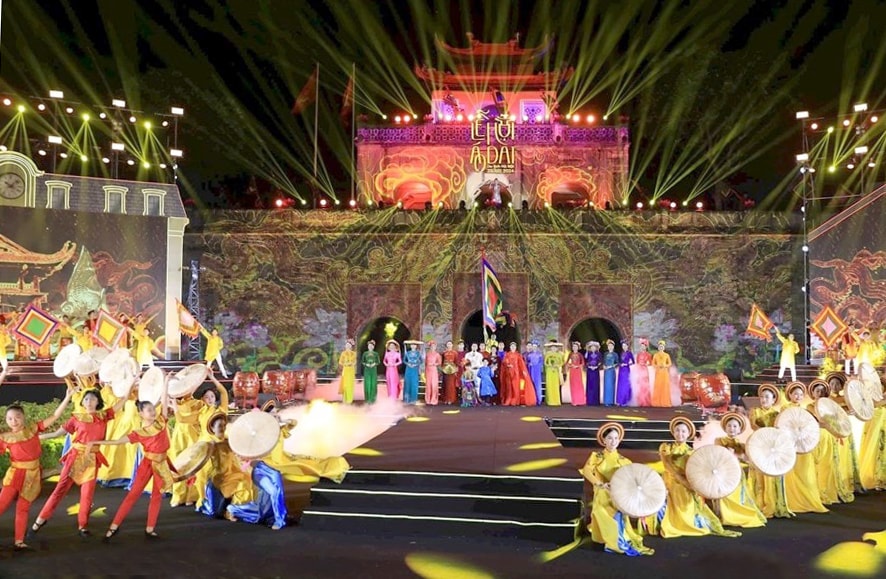 le-hoi-ao-dai-ha-noi-la-su-kien-quang-ba-tinh-hoa-van-hoa-dan-toc-gop-phan-phat-trien-cong-nghiep-van-hoa-cua-thu-do-va-ca-nuoc..jpg