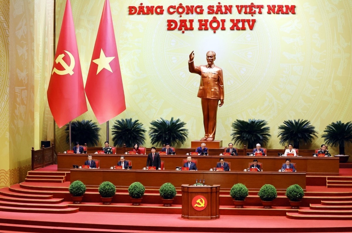 Đồng chí Lương Cường, Ủy viên Bộ Chính trị, Chủ tịch nước điều hành phiên thảo luận.