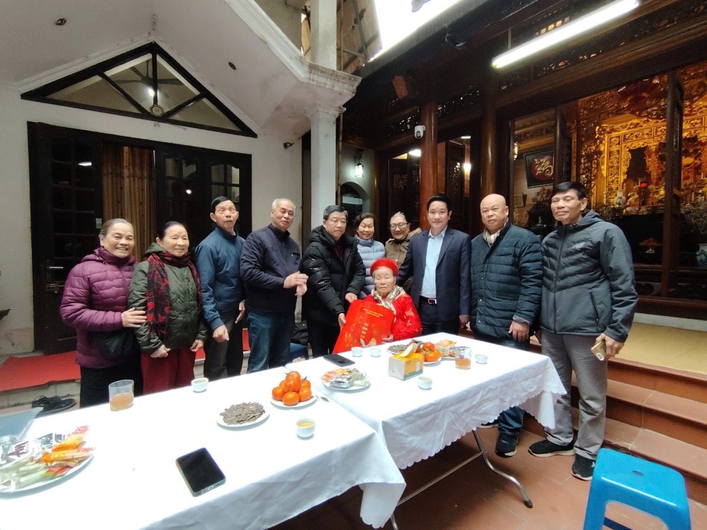 Đoàn công tác