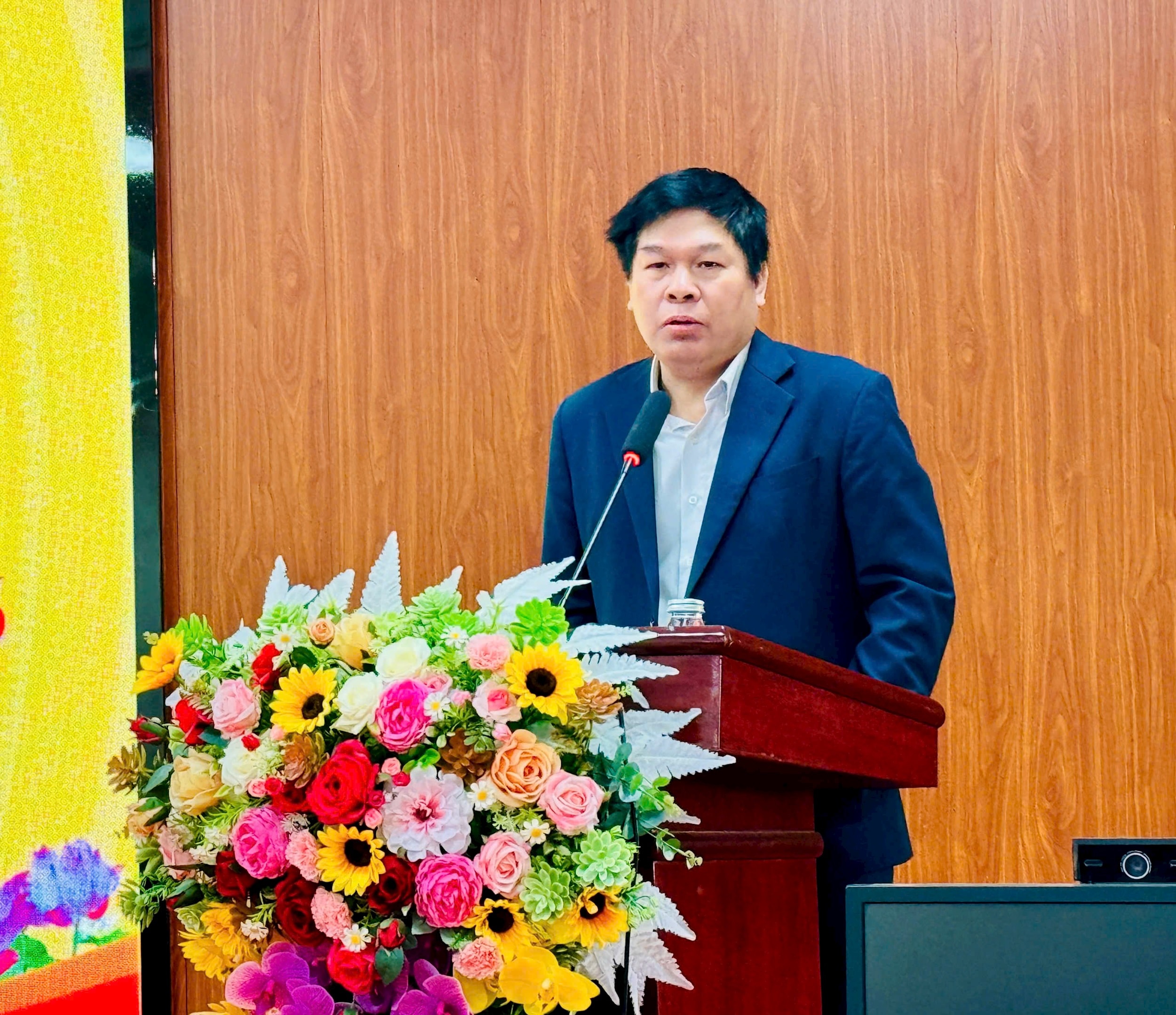 nam-phu-2.jpg