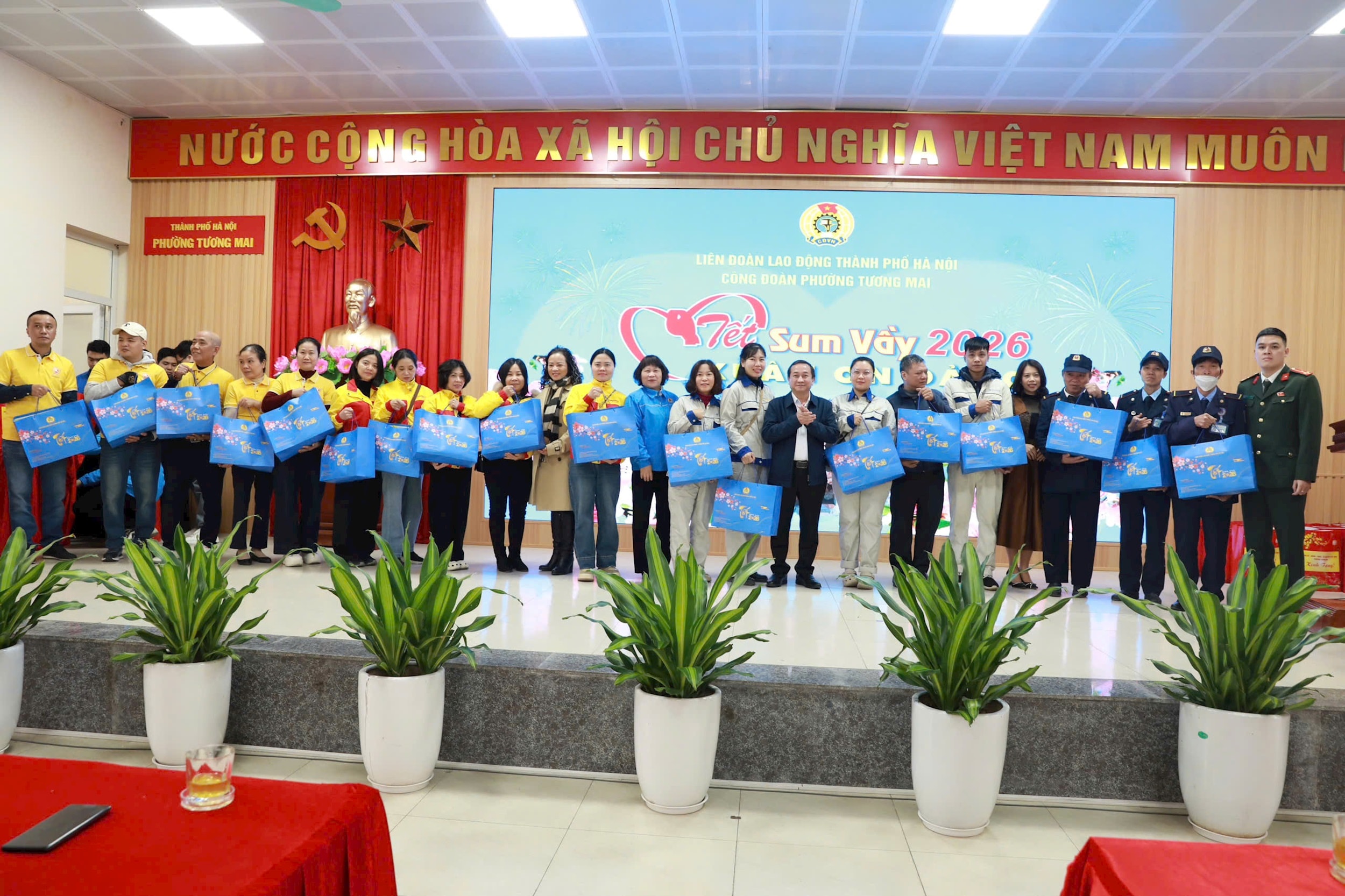 z7462508220392_2dca8b45afca1bdc74dbd60dc9e013d5.jpg