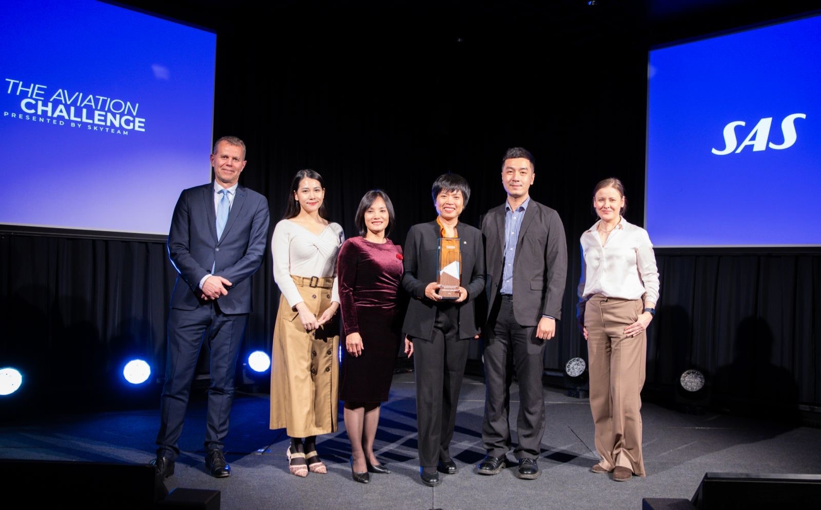 1.-vietnam-airlines-duoc-vinh-danh-trong-thu-thach-chuyen-bay-ben-vung-2025-cua-skyteam.jpg