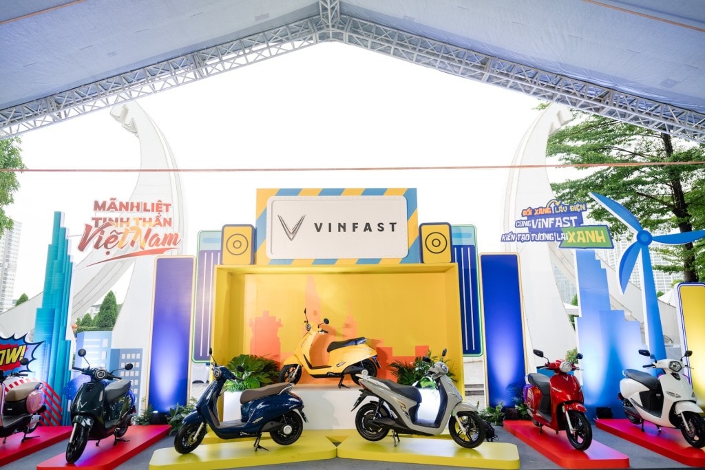 Xe máy điện và ô tô điện VinFast song hành dẫn đầu thị trường ô tô, xe máy Việt Nam năm 2025 đã phản ánh rõ nét xu hướng chuyển đổi xanh từ xe xăng sang xe điện