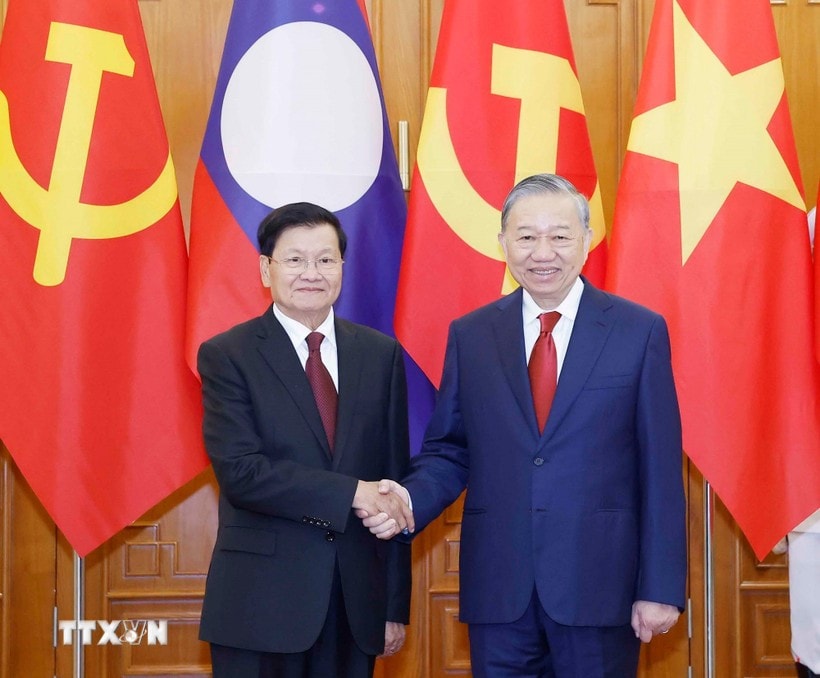 Tổng Bí thư Tô Lâm hội đàm với Tổng Bí thư, Chủ tịch nước Lào Thongloun Sisoulith. (Ảnh: Thống Nhất/ TTXVN)