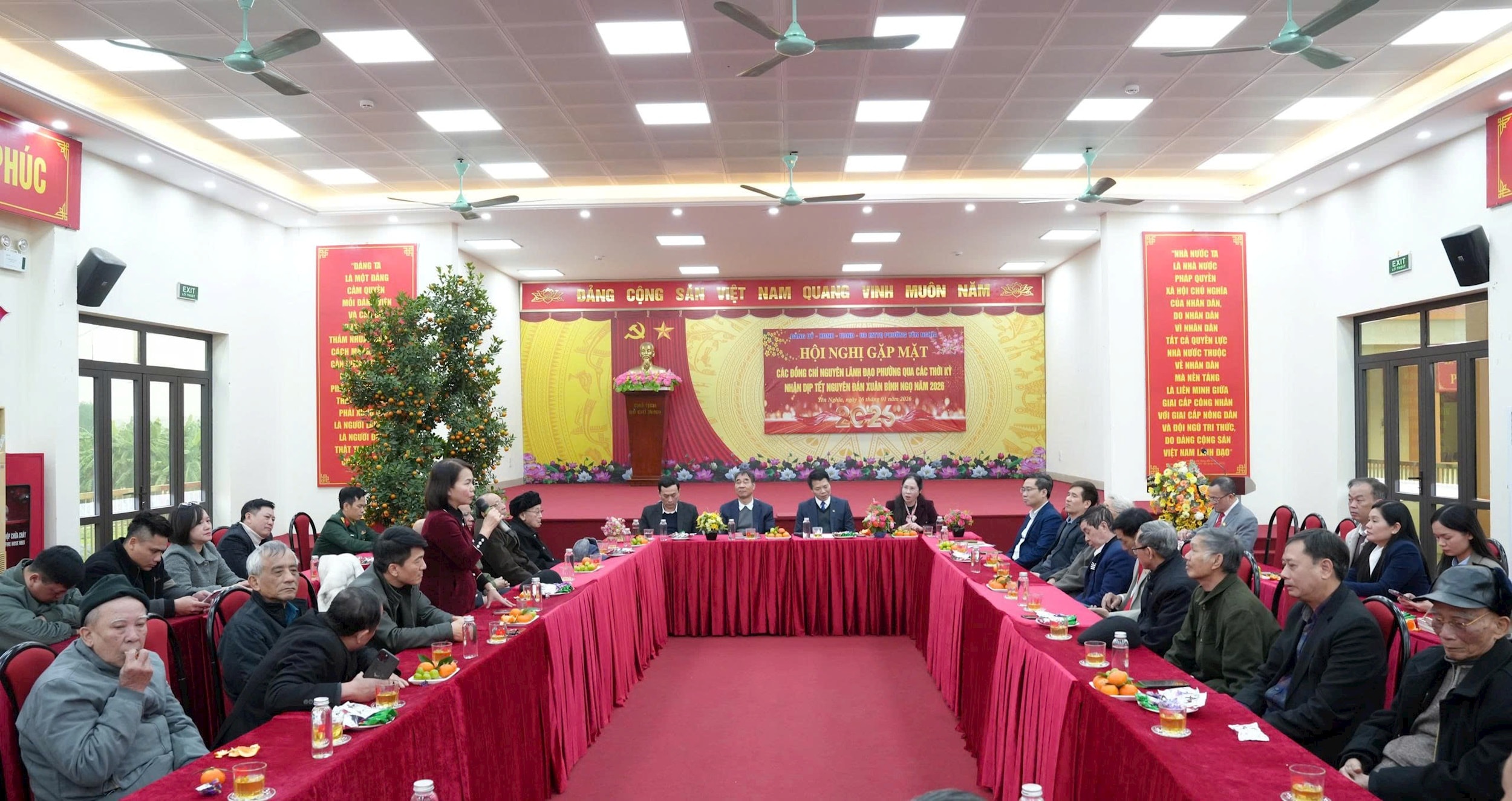 quang-canh-gap-mat.jpg