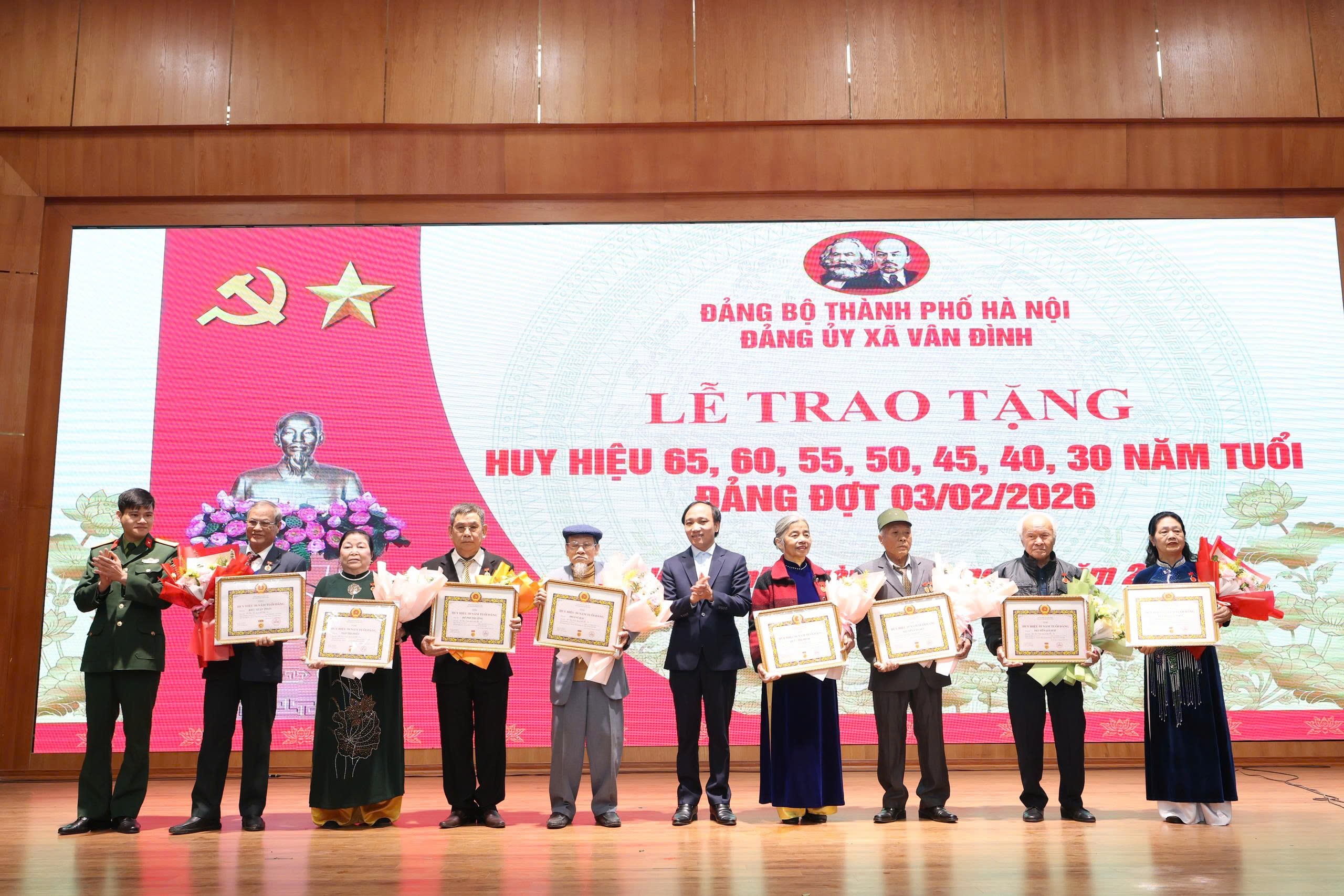 hh-dan3g14-van-dinh.jpg