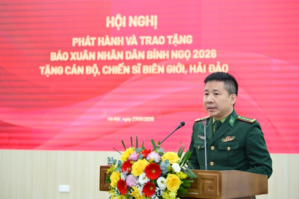 Đại tá Nguyễn Trung Kiên, Phó Chủ nhiệm Ủy ban Kiểm tra Đảng ủy Bộ đội Biên phòng phát biểu tại buổi lễ