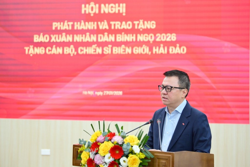 Đồng chí Lê Quốc Minh - Ủy viên Trung ương Đảng, Tổng Biên tập Báo Nhân Dân, Phó Trưởng ban Tuyên giáo và Dân vận Trung ương, Chủ tịch Hội Nhà báo Việt Nam phát biểu tại hội nghị