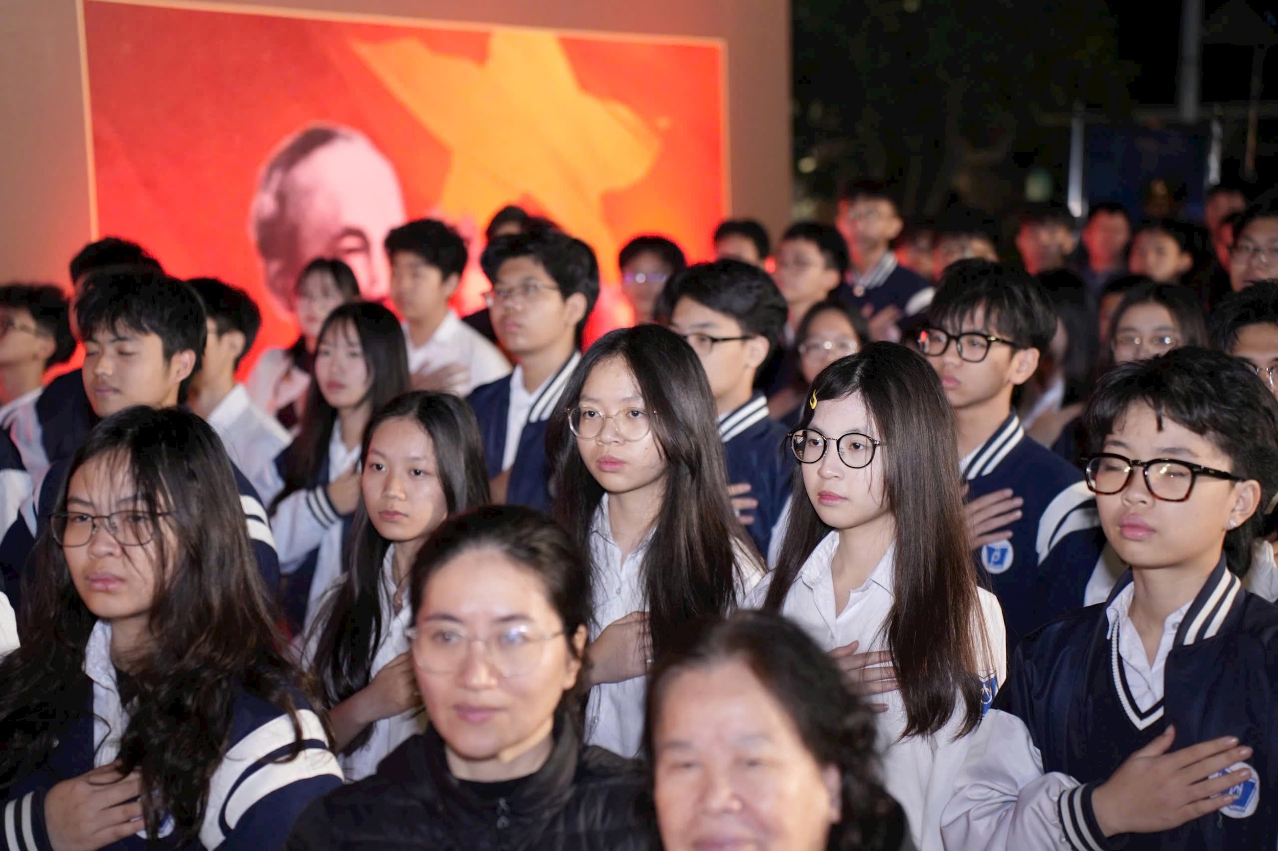 giay-phut-thieng-lieng.jpg