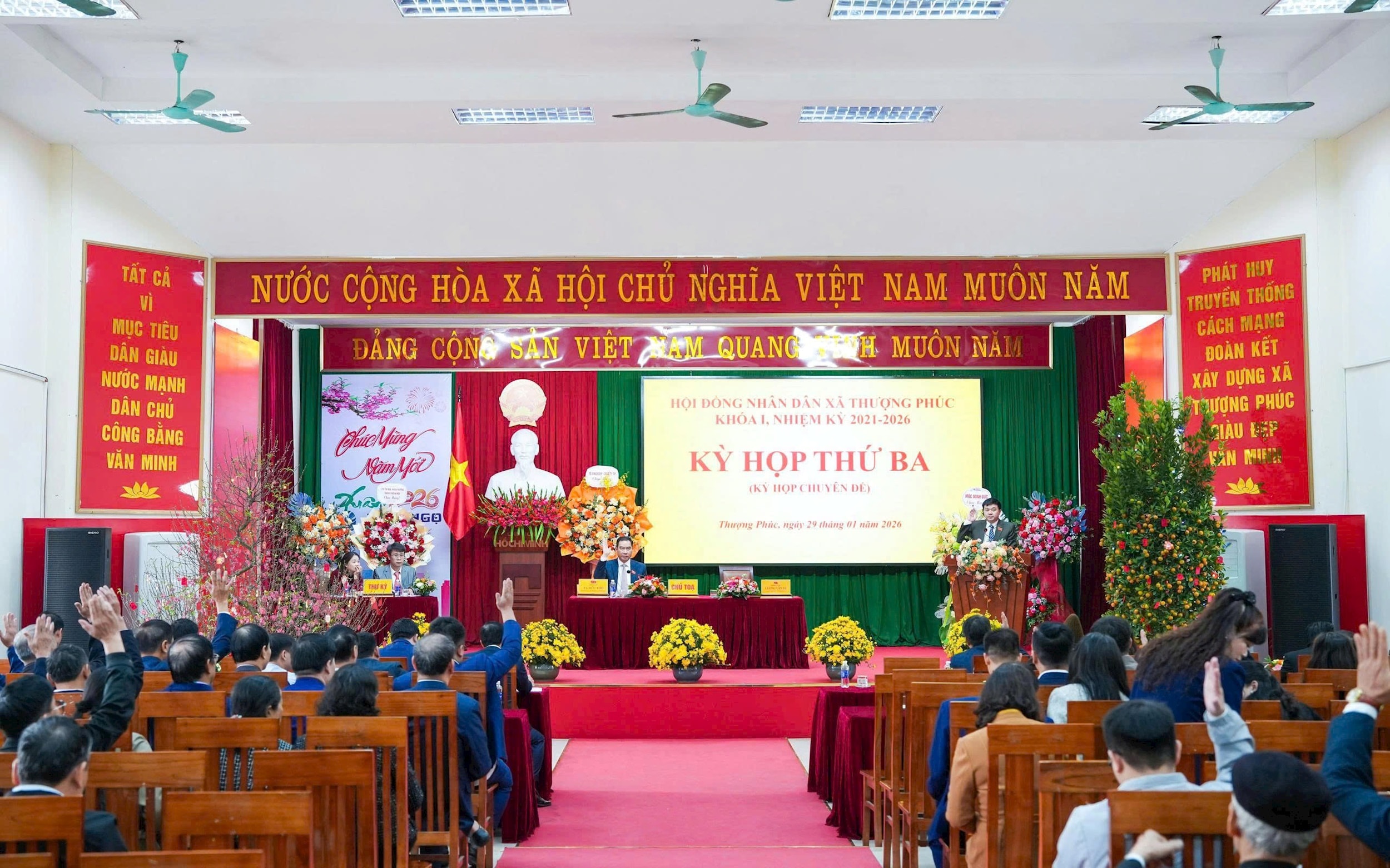 bieu-quyet-tphuc.jpg