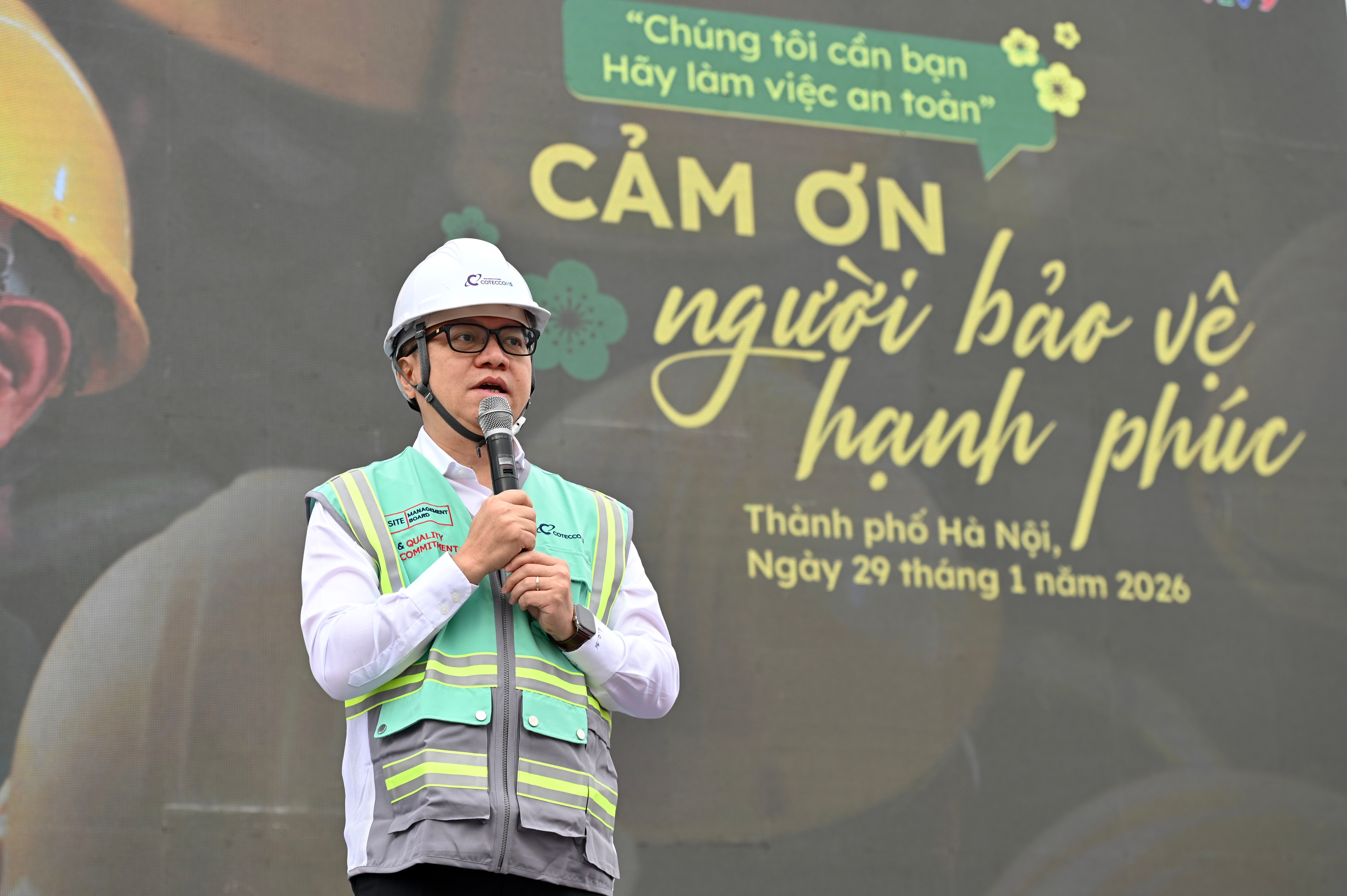 dong-chi-le-quoc-minh-uy-vien-trung-uong-dang-tong-bien-tap-bao-nhan-dan-pho-truong-ban-tuyen-giao-va-dan-van-trung-uong-chu-tich-hoi-nha-bao-viet-nam.jpeg