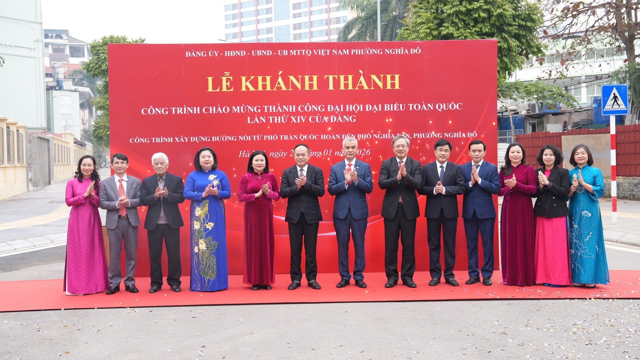 Phường Nghĩa Đô gắn biển công trình chào mừng Đại hội XIV của Đảng