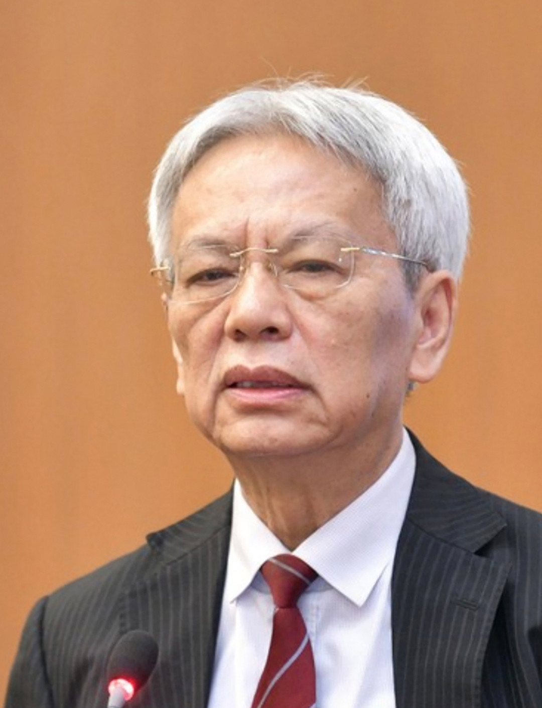 yk-nguyen-si-dung.jpg