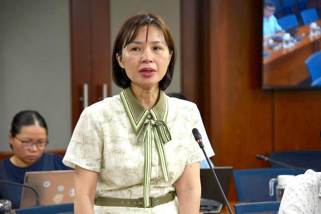 Bà Lê Hồng Nga, Phó Giám đốc Trung tâm Kiểm soát bệnh tật TP.HCM (HCDC) thông tin tại họp báo. Ảnh: Kim Sáng