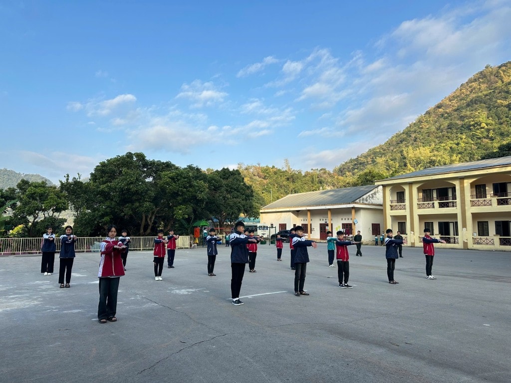 Các em nhỏ 