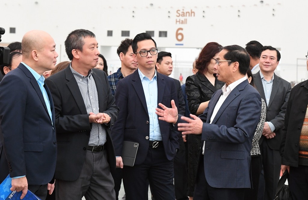 Phó Thủ tướng Bùi Thanh Sơn kiểm tra thực địa công tác chuẩn bị cho Hội chợ mùa Xuân 2026 tại Trung tâm Triển lãm Việt Nam (VEC) tại Đông Anh, Hà Nội, sáng 30/1 - Ảnh: VGP/Hải Minh