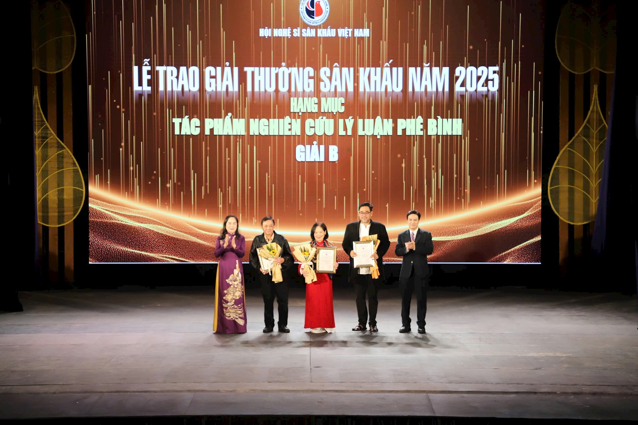 tac-pham-nghien-cuu-b.jpg