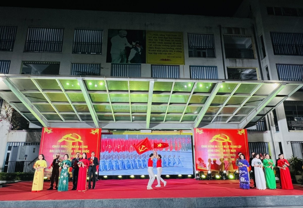 Chương trình văn nghệ “Ánh sáng - Niềm tin - Khát vọng” chào mừng thành công Đại hội XIV của Đảng