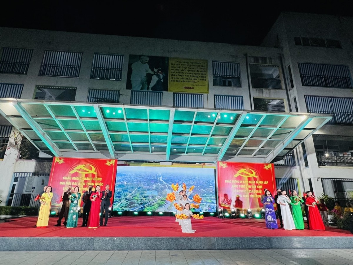 Chương trình văn nghệ “Ánh sáng - Niềm tin - Khát vọng” chào mừng thành công Đại hội XIV của Đảng
