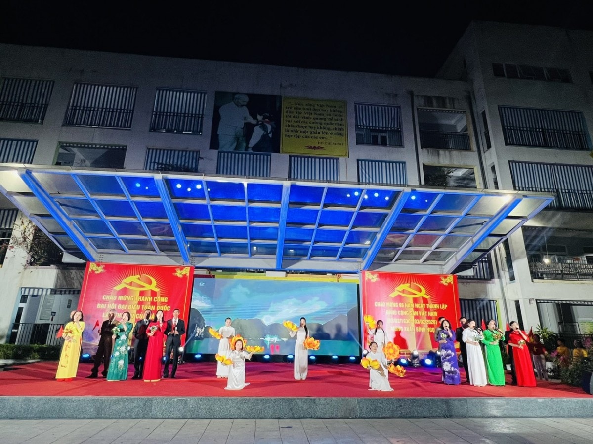 Chương trình văn nghệ “Ánh sáng - Niềm tin - Khát vọng” chào mừng thành công Đại hội XIV của Đảng