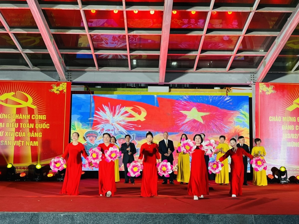 Chương trình văn nghệ “Ánh sáng - Niềm tin - Khát vọng” chào mừng thành công Đại hội XIV của Đảng