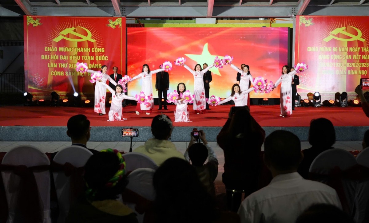 Chương trình văn nghệ “Ánh sáng - Niềm tin - Khát vọng” chào mừng thành công Đại hội XIV của Đảng